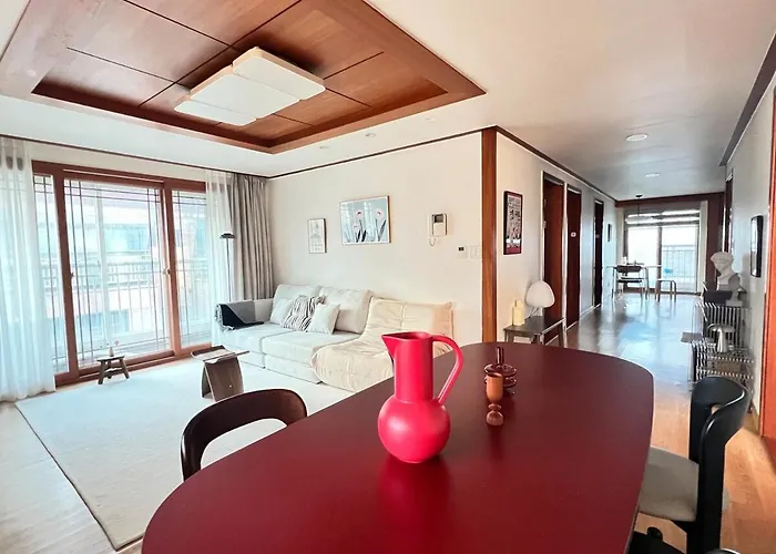 Premium Penthouse - Dazzling Sunshine, Artistic Interior