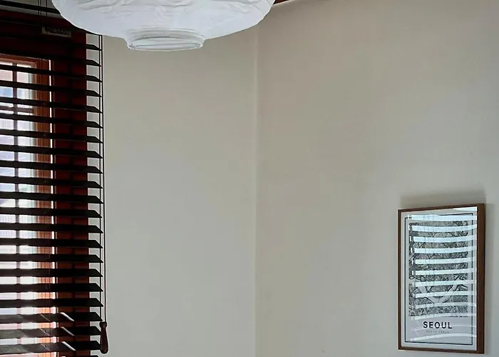 Premium Penthouse - Dazzling Sunshine, Artistic Interior