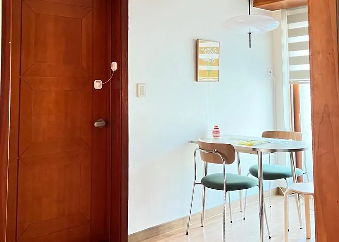 Premium Penthouse - Dazzling Sunshine, Artistic Interior *